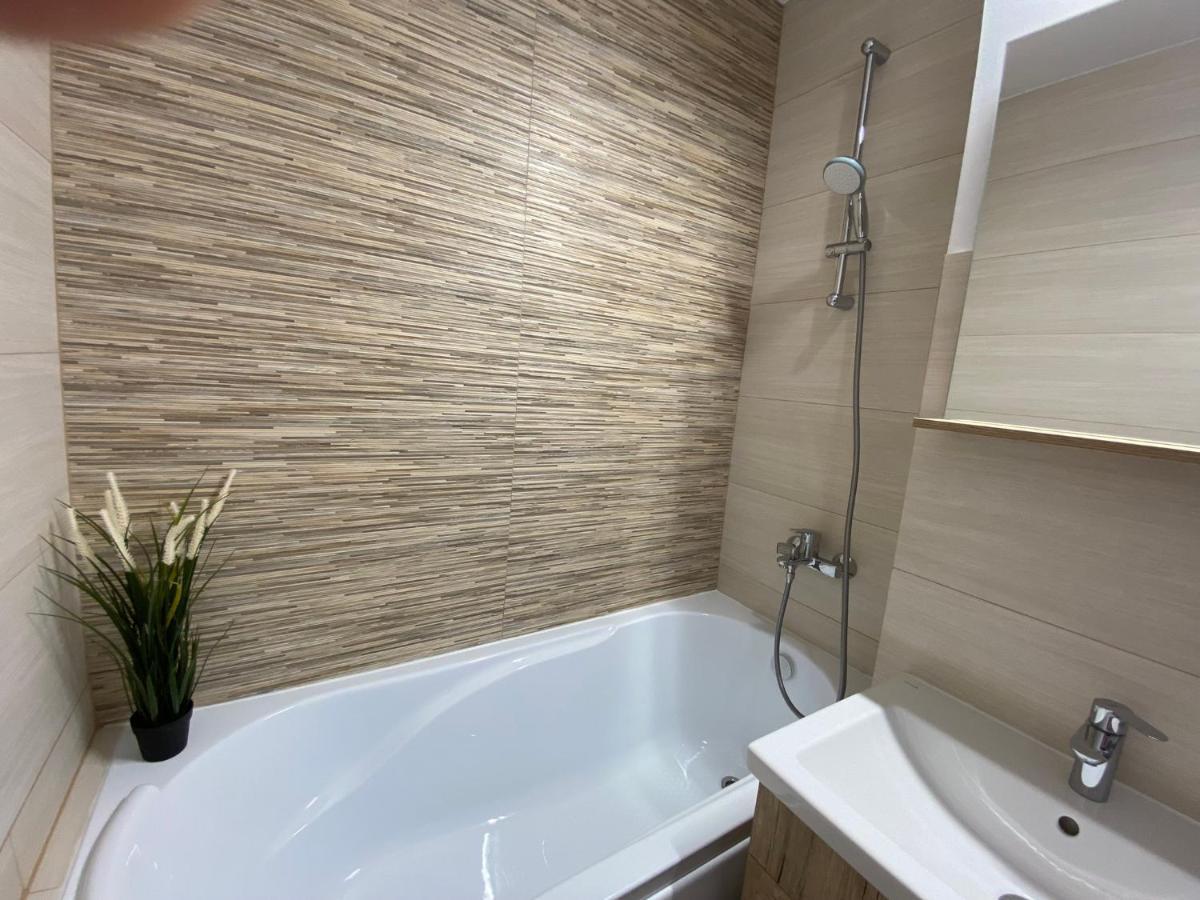 Grove Apartment Бузэу Экстерьер фото